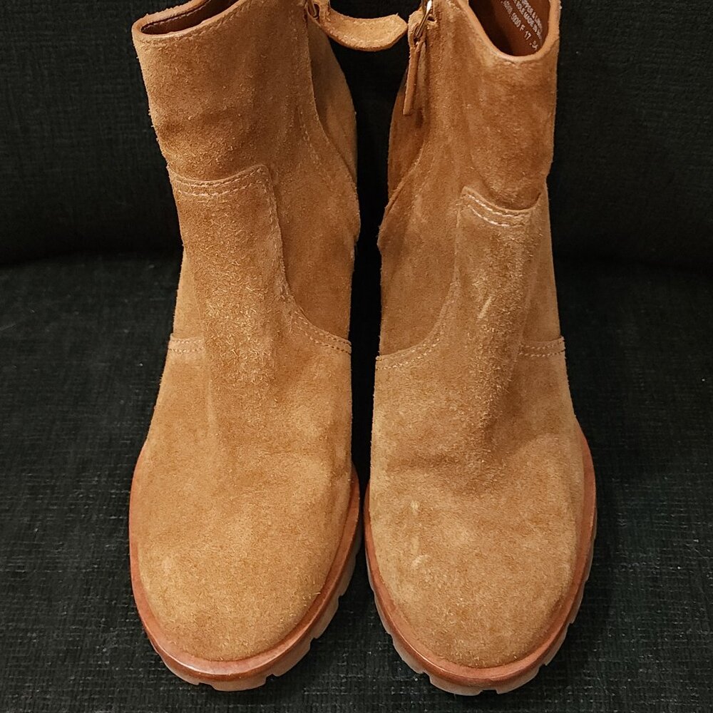 Tory Burch Sofia Lug Sole Leather Mid-Heel Booties - Women's Size 6 - Picture 4 of 10